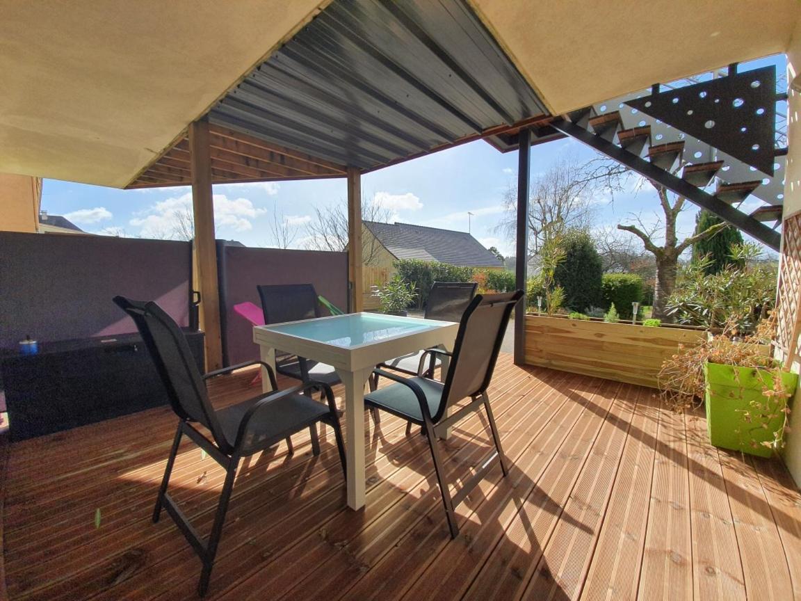 Les Roses de Dame Sybille - Gîte avec Terrasse Parking Jardin clos - Châteaubriant - Housity