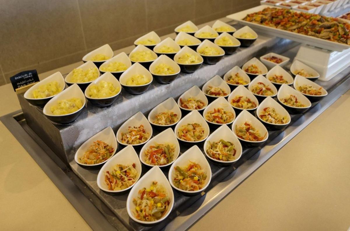 Comida en o cerca de este hotel