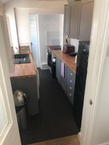 2nd St Peters - Housity