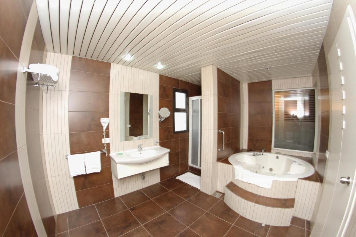 Suitetrails - Madisson Hotel