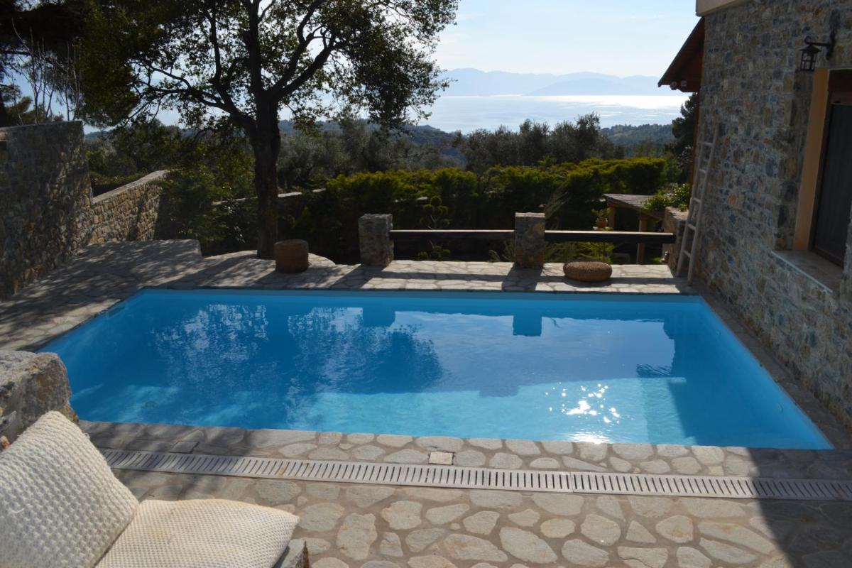 Evia Family House - Housity