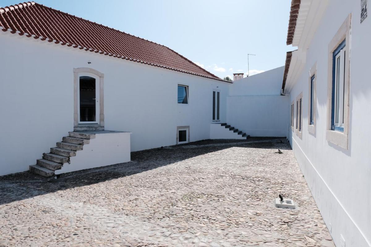 Azóia 10 - Hostel & Casas de Campo - Housity