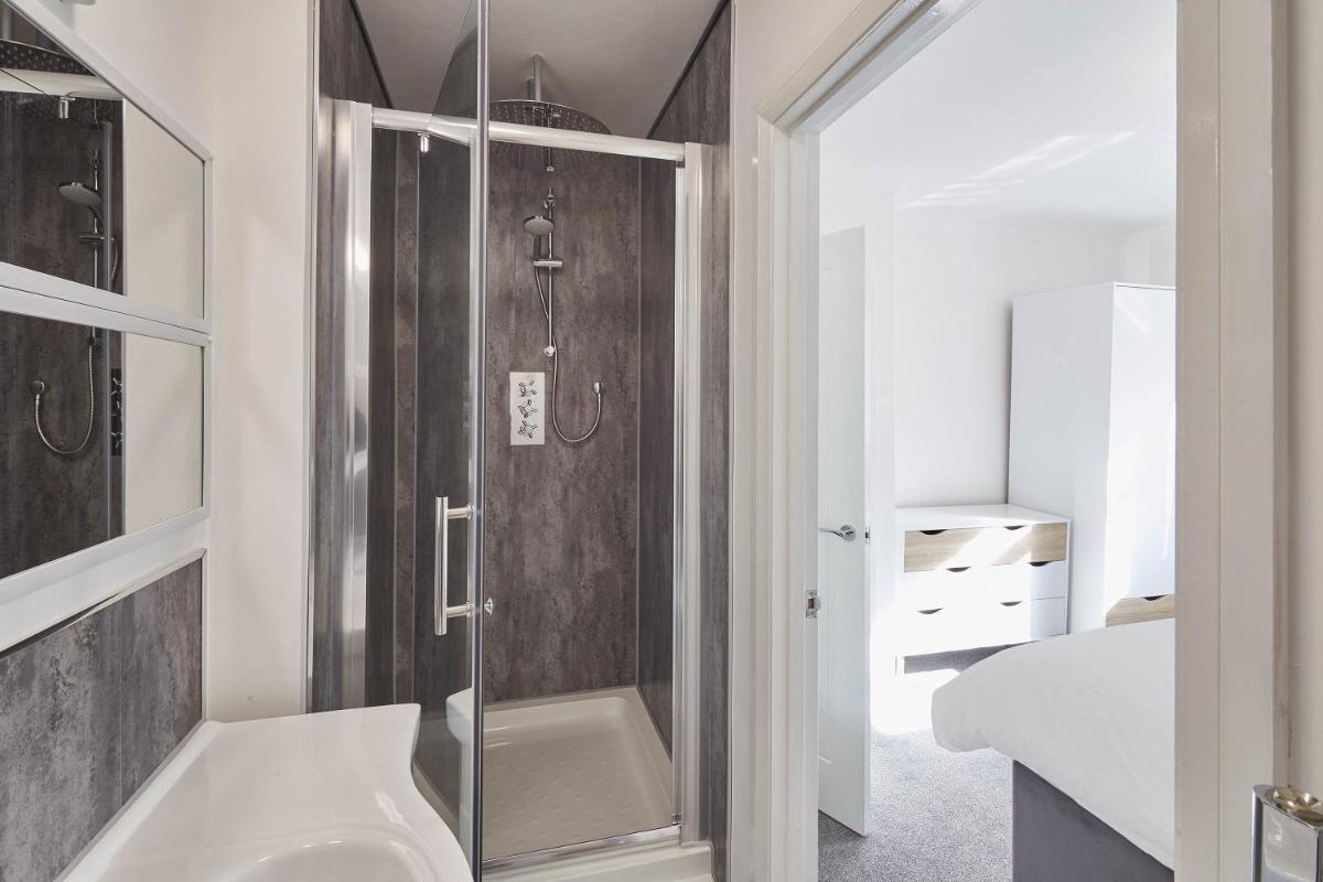 Host & Stay - Dacama at Dene Grove - Housity