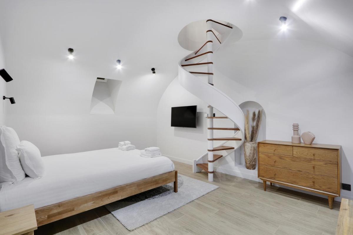 Suitetrails - Pick A Flat's Apartment in Neuilly sur Seine - Avenue Charles de Gaulle