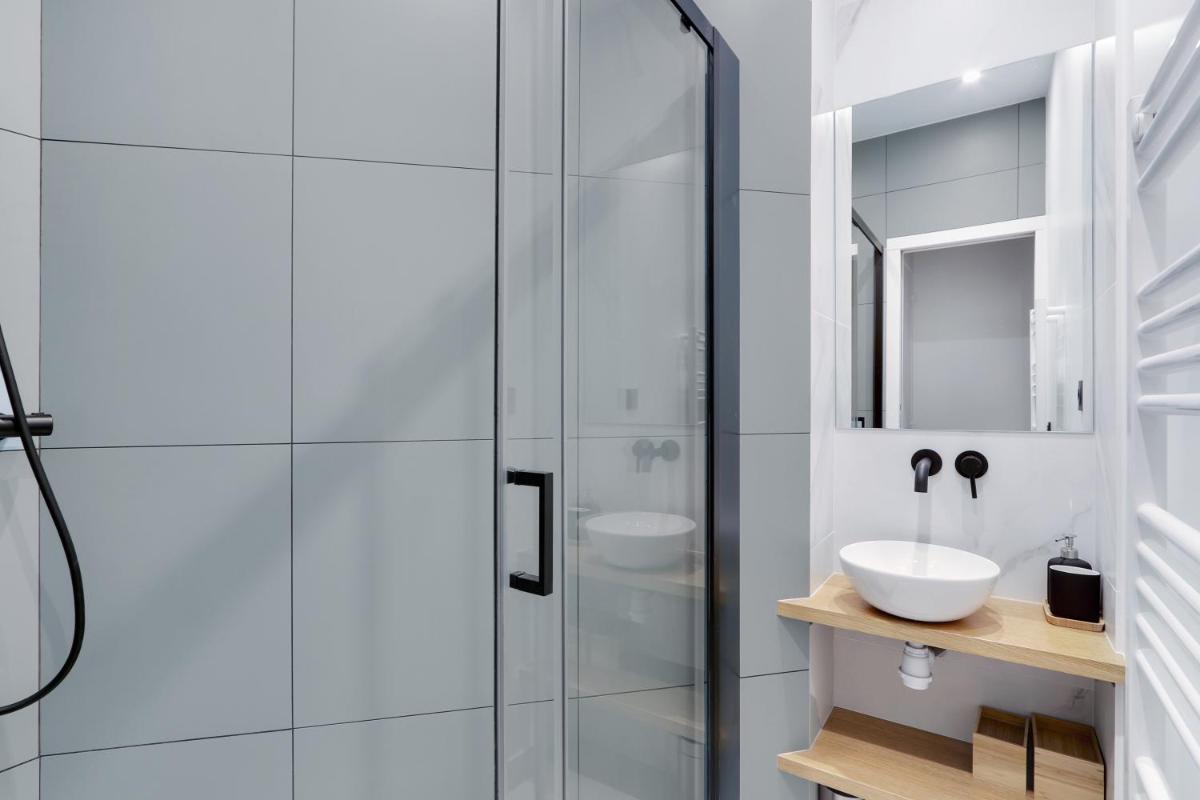 Suitetrails - Pick A Flat's Apartment in Neuilly sur Seine - Avenue Charles de Gaulle