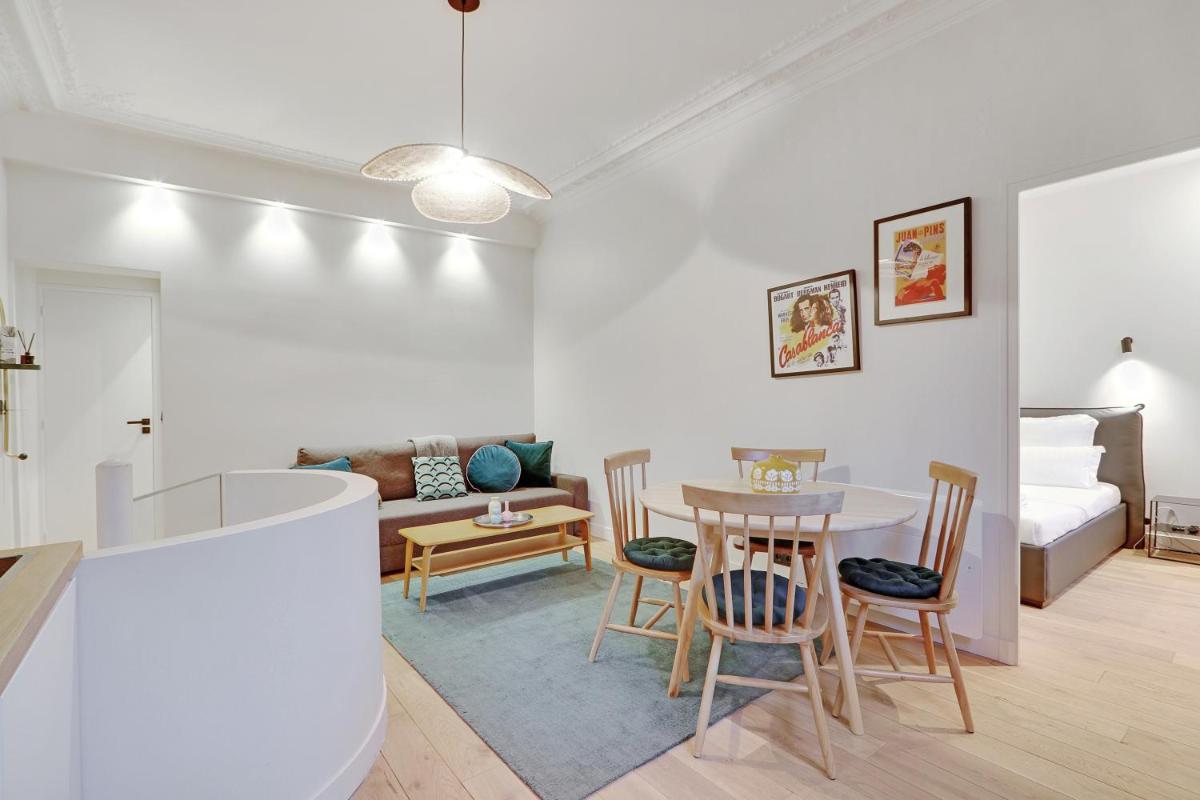 Pick A Flat's Apartment in Neuilly sur Seine - Avenue Charles de Gaulle - Housity