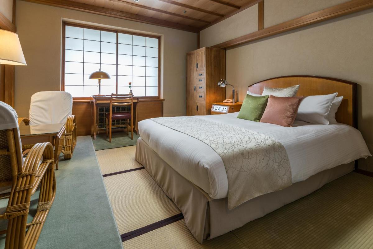Hilltop Hotel - Housity