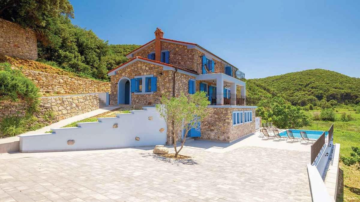 Holiday home in Supetarska Draga 33081 - Housity