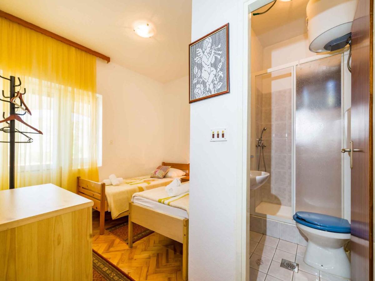 Holiday home in Jasenice 33303 - Housity