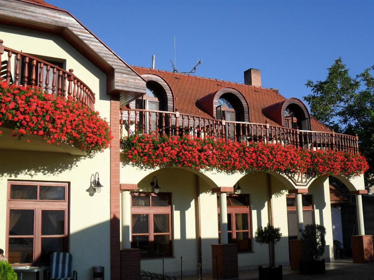 Hotel St.Florian Sturovo - Housity