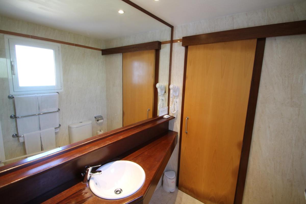 Un baño de Apartaments Talayot