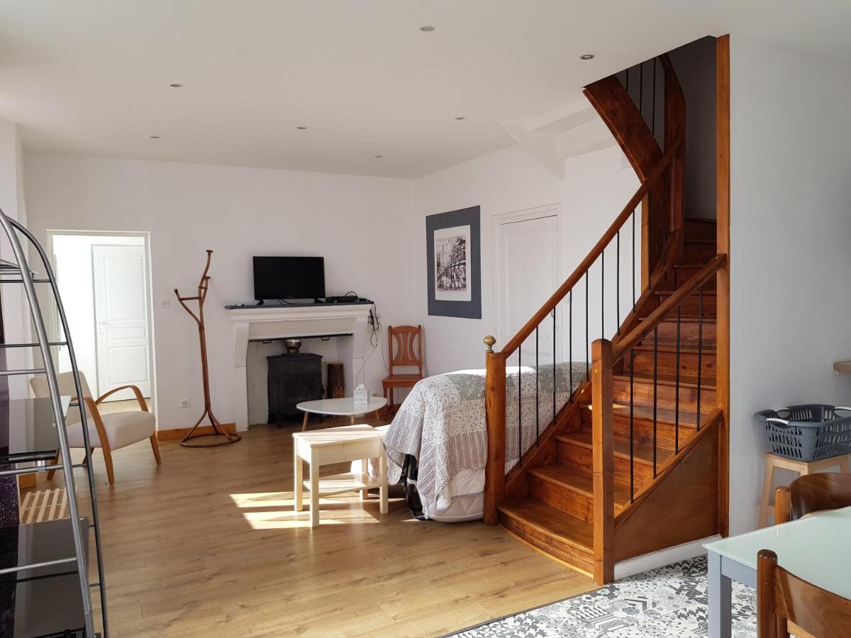 Gites de La Croisée des Chemins - Piscine Chauffée - Spa, Hammam et Sauna - Housity