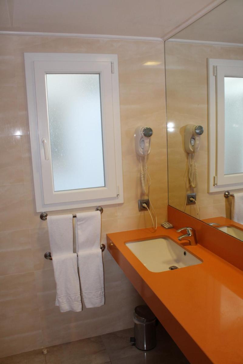 Un baño de Apartaments Talayot