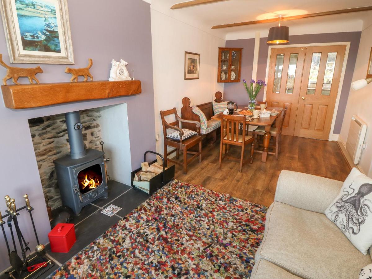 Old School House - Housity