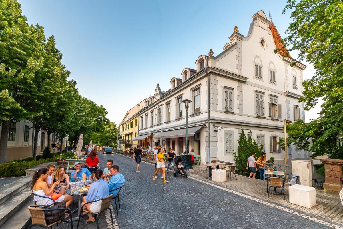 KEDVES VENDÉGHÁZ - Housity