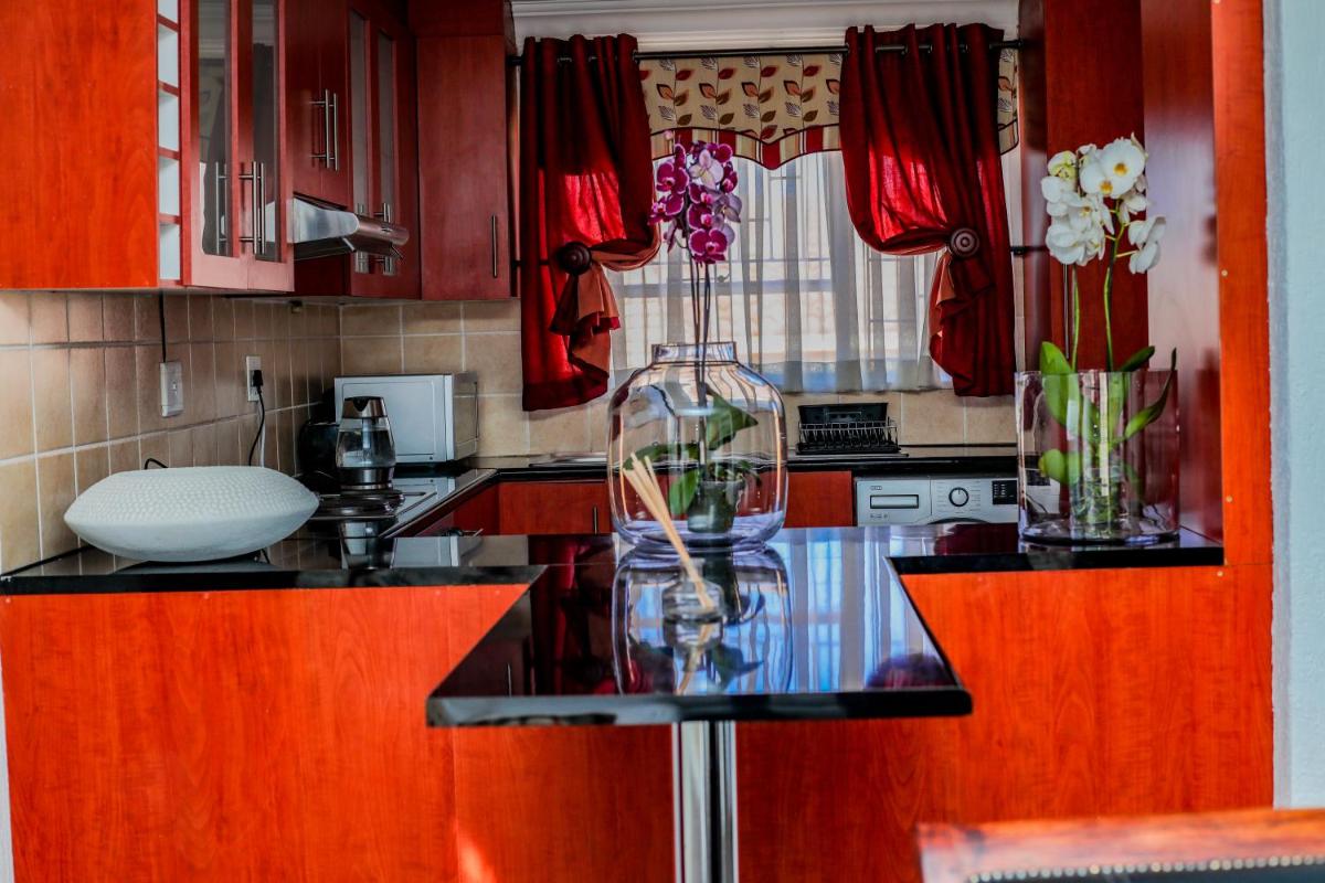 Hakgosi Self Catering Apartments - Housity