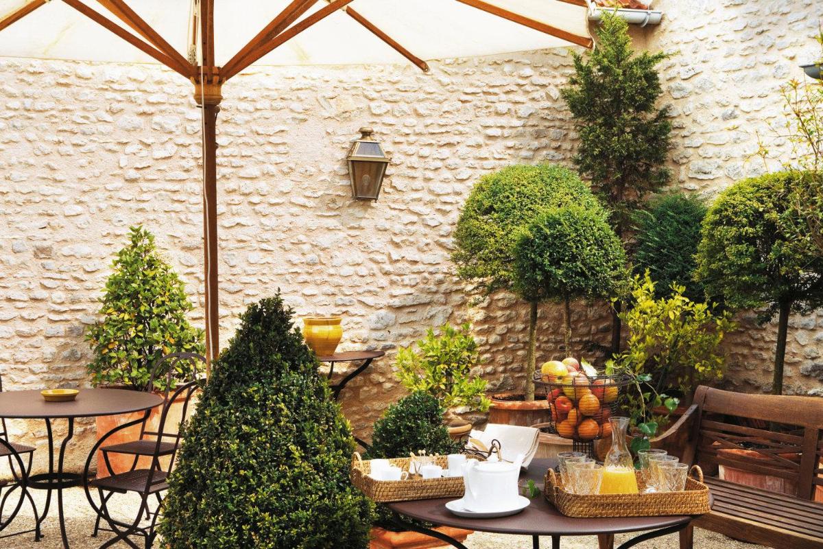 Jardin de l'établissement Hotel De France
