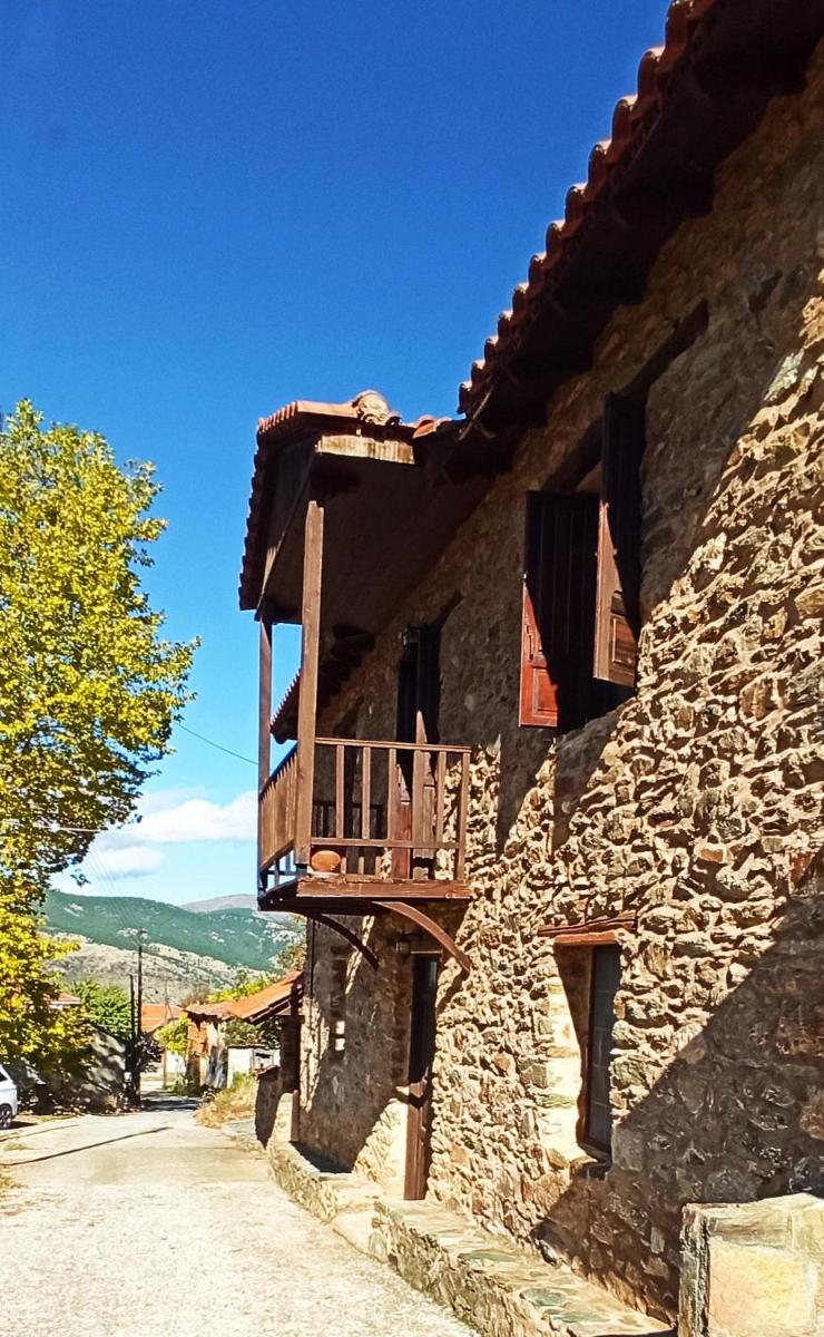 Lithia s Stonehouse. Το πέτρινο στη Λιθιά - Καστοριά - Housity