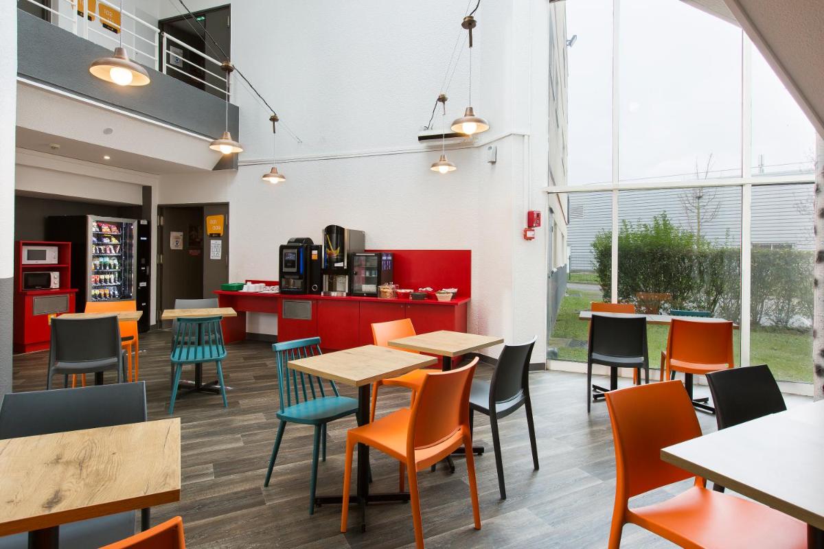 Hotel F1 Maurepas - Housity