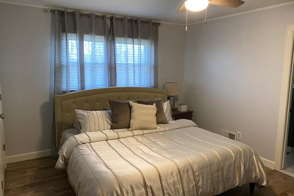 The Crimson - Game Day Rental - Housity