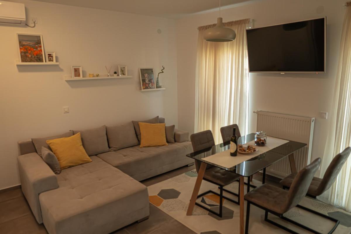 La Dolce Vita - Housity