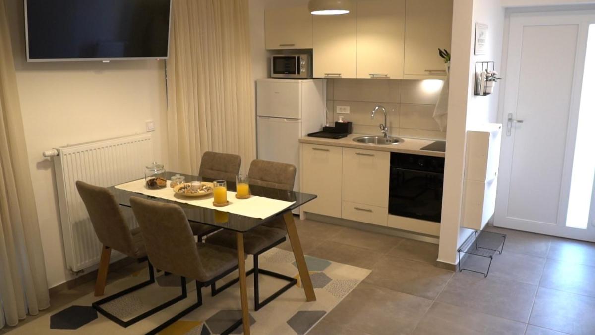 La Dolce Vita - Housity