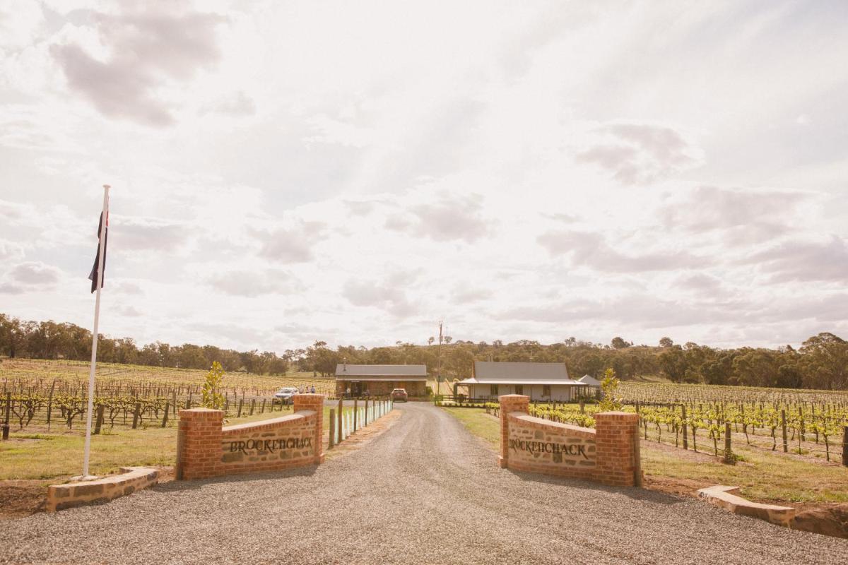 Brockenchack Vineyard Bed & Breakfast - Housity