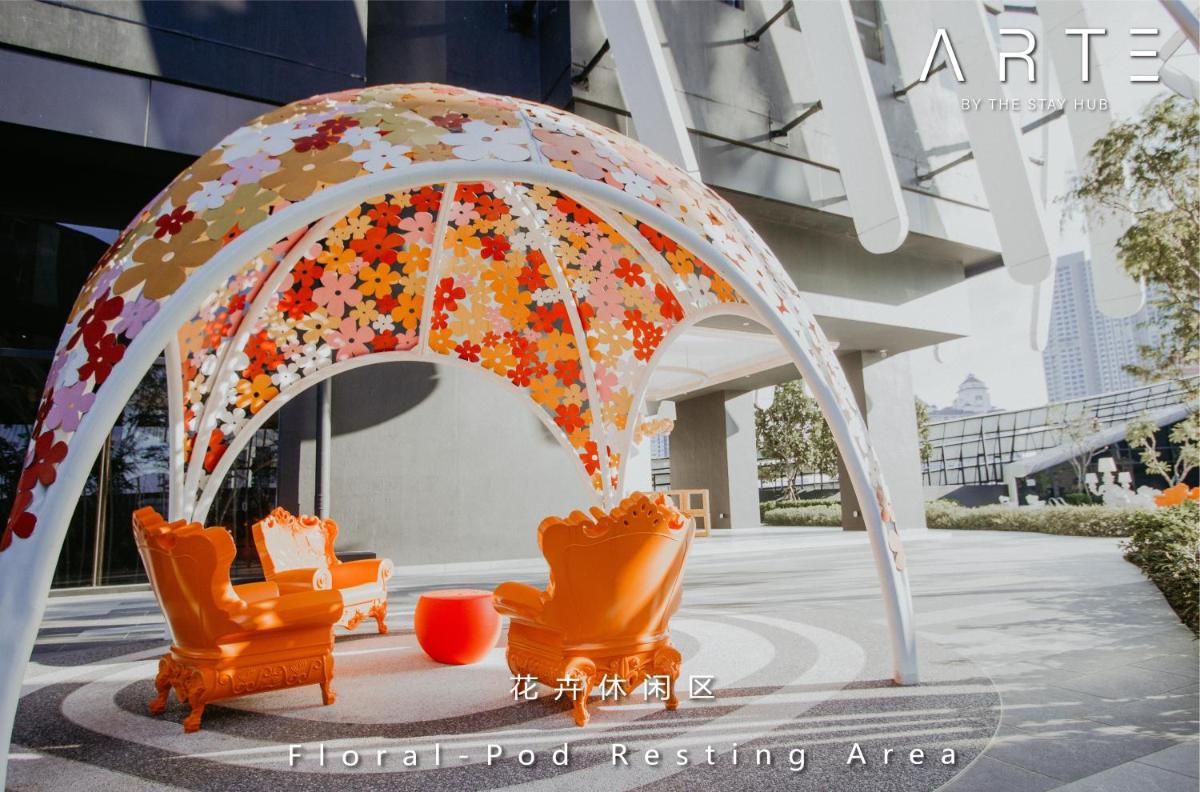 Arte Mont Kiara Luxury Suite with Heated Jacuzzi Pods - Free Parking - Next to MITEC- by The Stay Hub - Hizvo