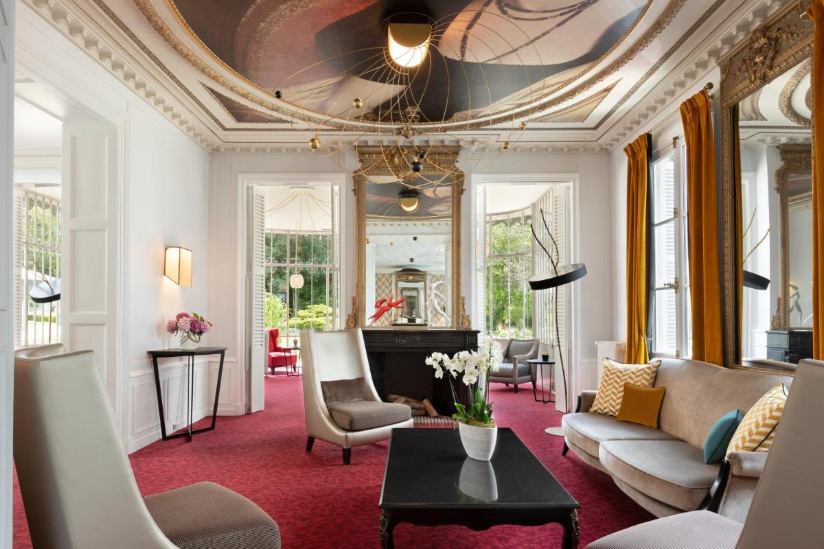 Coin salon dans l'établissement Château Belmont Tours by The Crest Collection