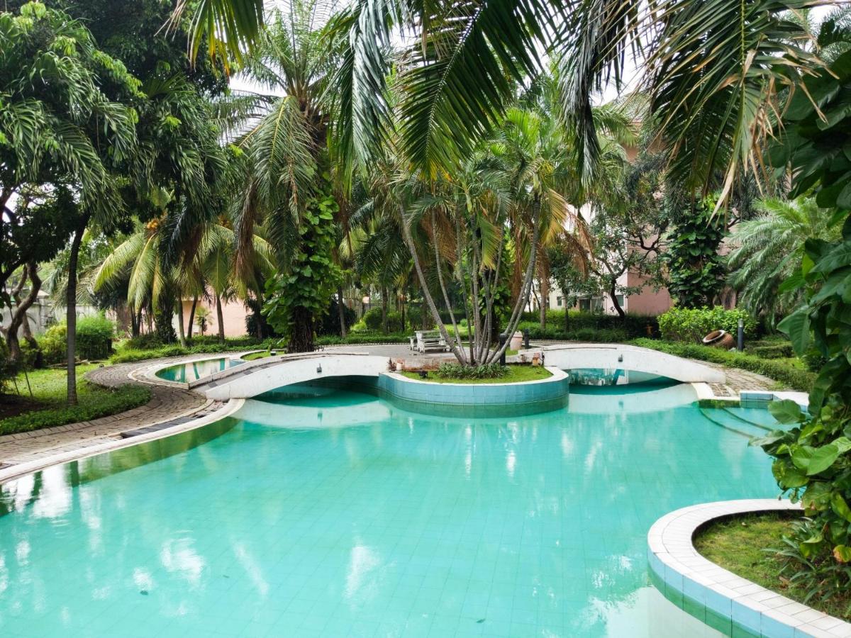Spacious Classic 1BR Apartment at Taman Beverly By Travelio - Housity