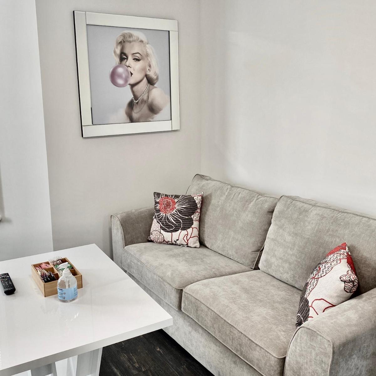 West St Apartments - Housity