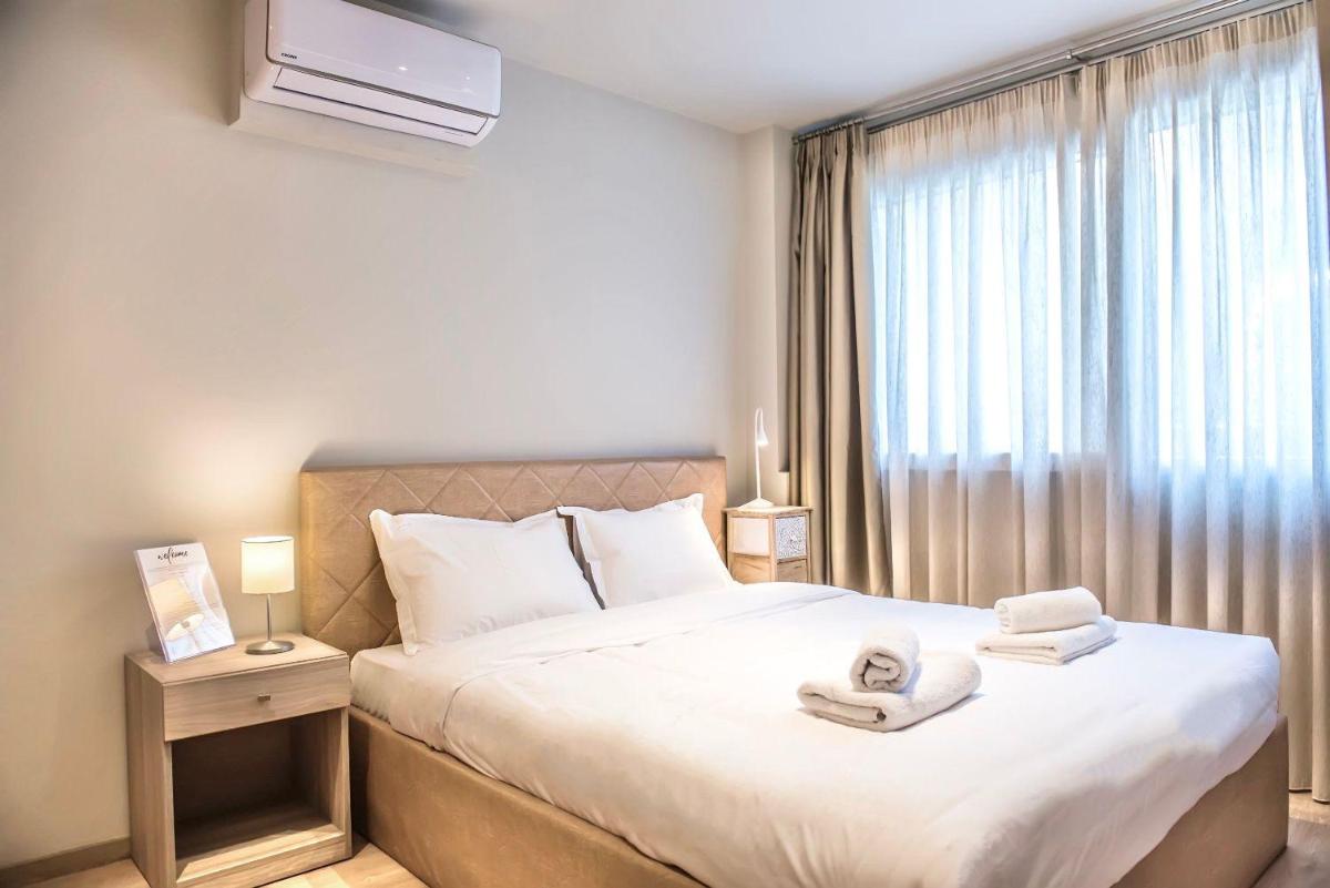 #Aura Studios & Suites V9-10 - Housity