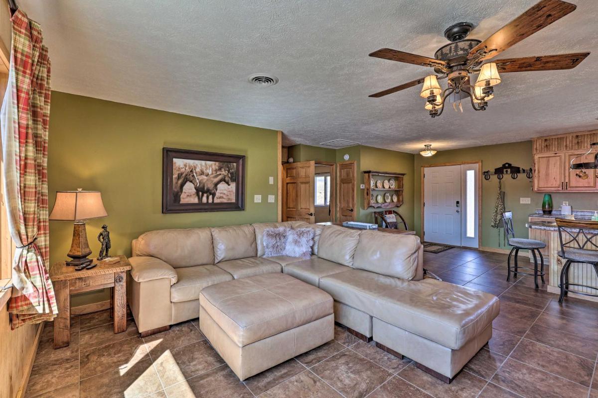 Comfy Ranch  in New River Stables! - Housity