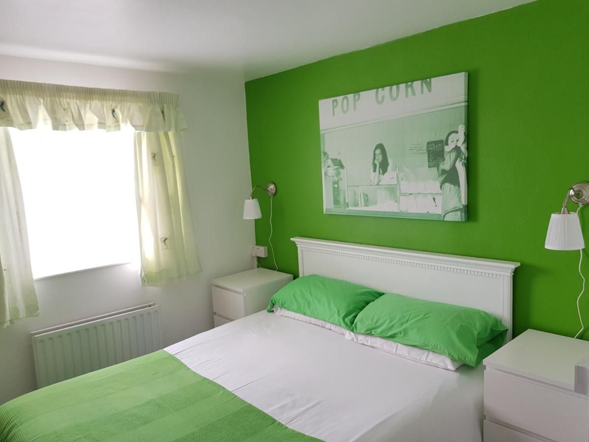 Oakleigh House - Housity