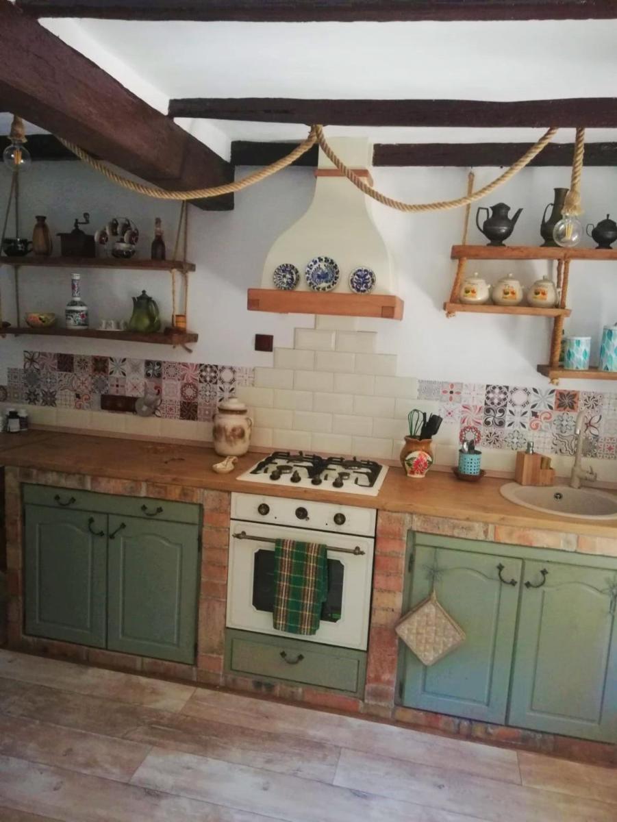 Grandpas' House (Casa Bunicilor) - Housity