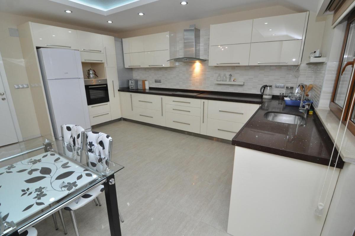 Suitetrails - Dekar Apartments