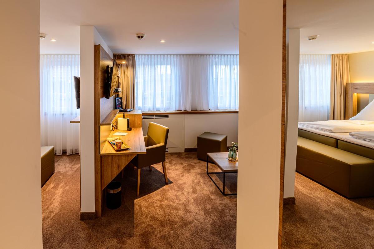 Landhotel Jagdschlösschen - Housity