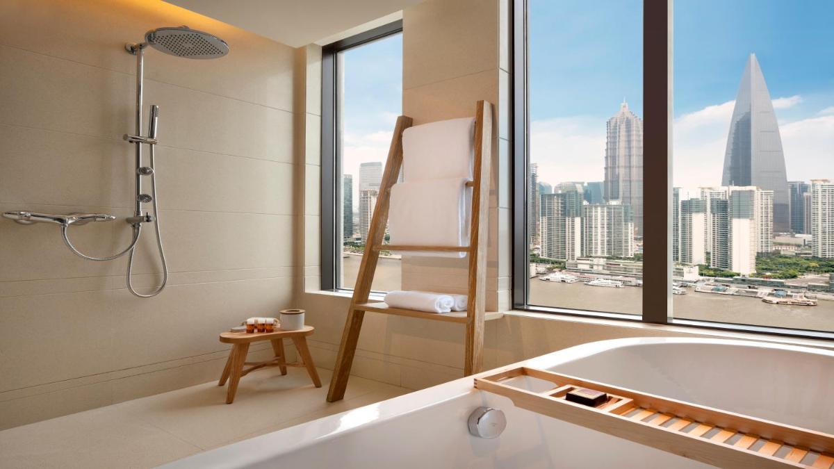Hotel Indigo Shanghai On The Bund by IHG - Housity