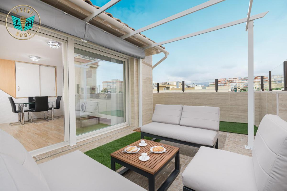 Luxury Home With Terrace - Hizvo