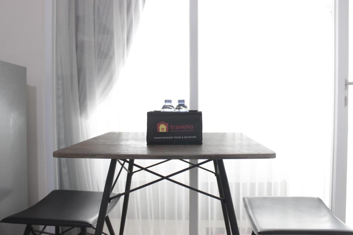 Artistic 1BR Apartment at Gateway Pasteur near Exit Toll Pasteur By Travelio - Housity