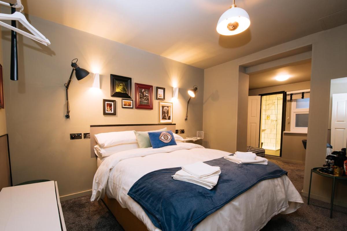 The Warwick By Aura Collection - Housity