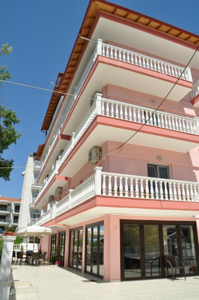 Hotel Louiza - Housity