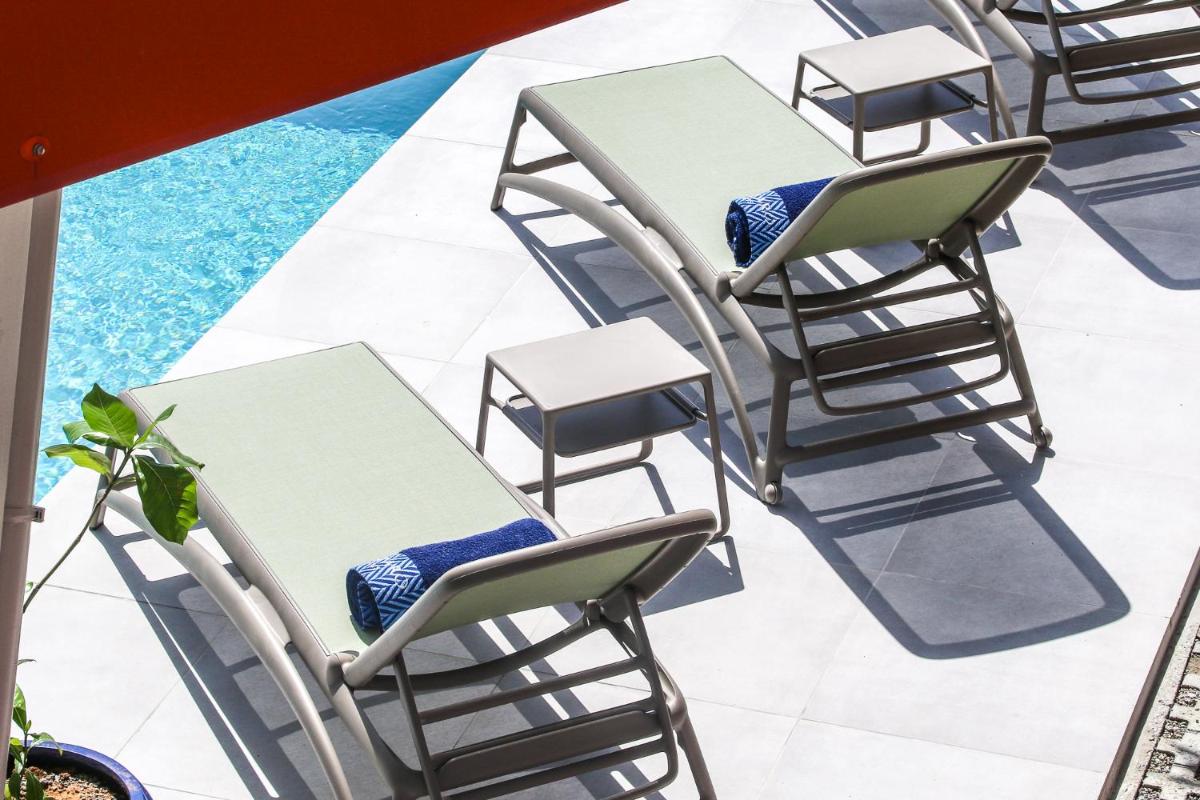 Villa 5* avec piscine et vue mer exceptionnelle - Housity