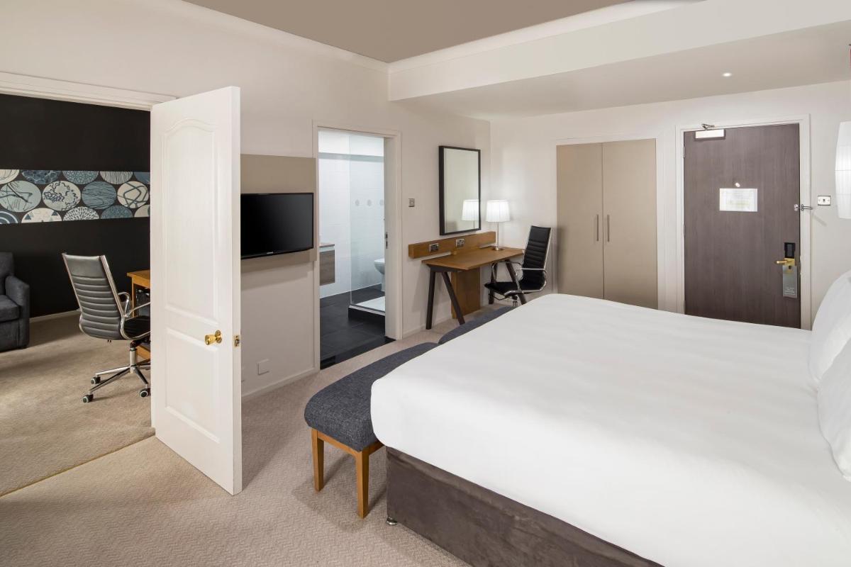 Crowne Plaza Solihull by IHG - Housity
