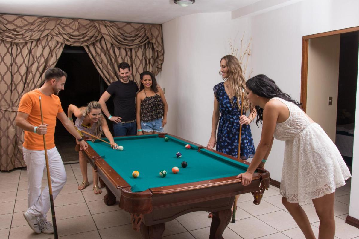 Resort y Parque Acuatico Valle Dorado - Housity