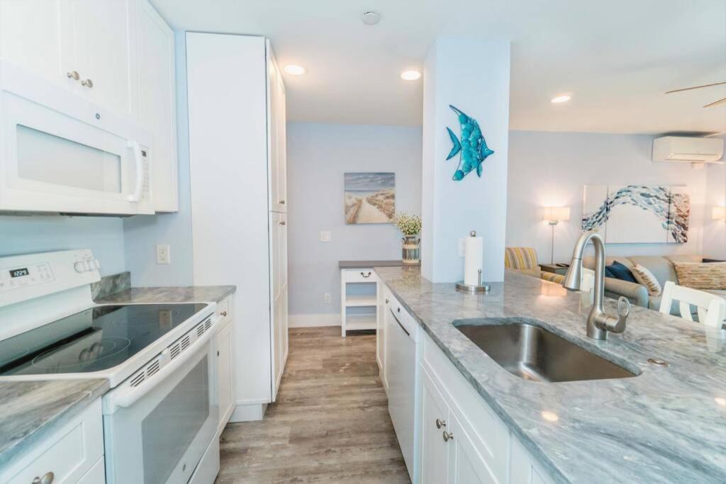 Suitetrails - Direct Oceanfront Villa - Heated Pool & Breathtaking Ocean View
