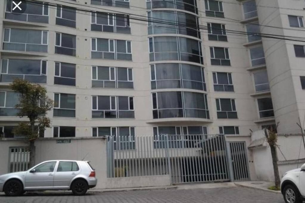 DELUX TOWER SUITE - Housity