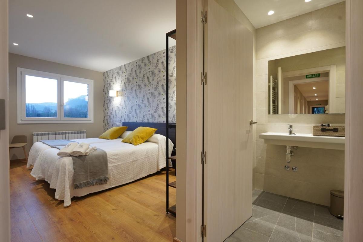 Larrion Hostal - Ostatua - Housity