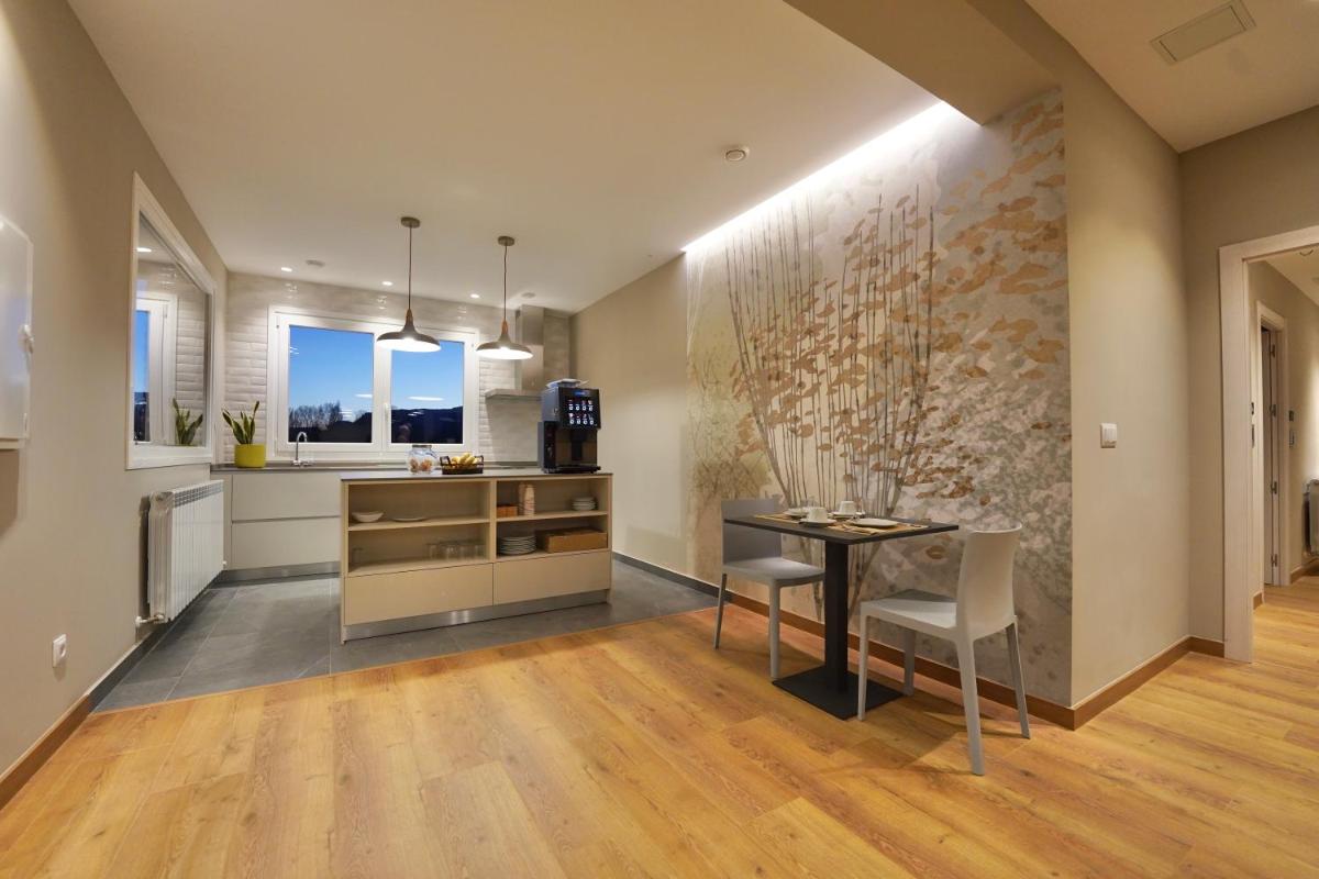 Larrion Hostal - Ostatua - Housity