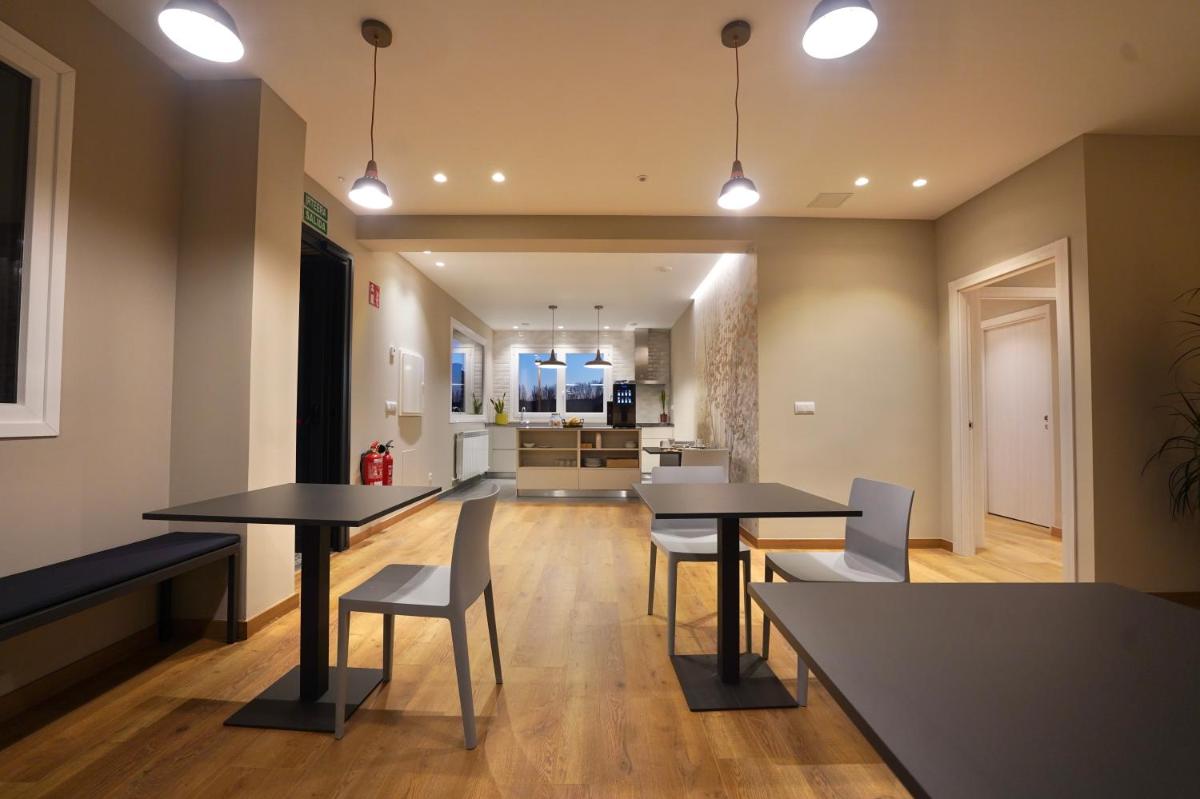 Larrion Hostal - Ostatua - Housity